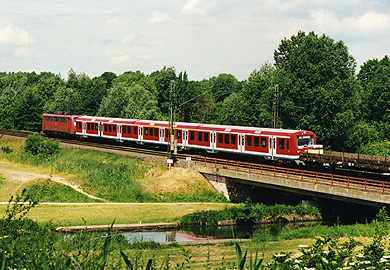 Triebzug der Baureihe 474 bei Winsen. Foto Heimann