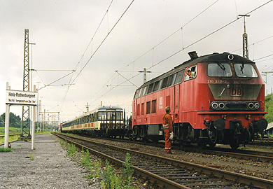 Letzte Fahrt zum Schrotthändler. Foto Heimann