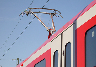 Stromabnehmer für die Fahrleitung der Fernbahn